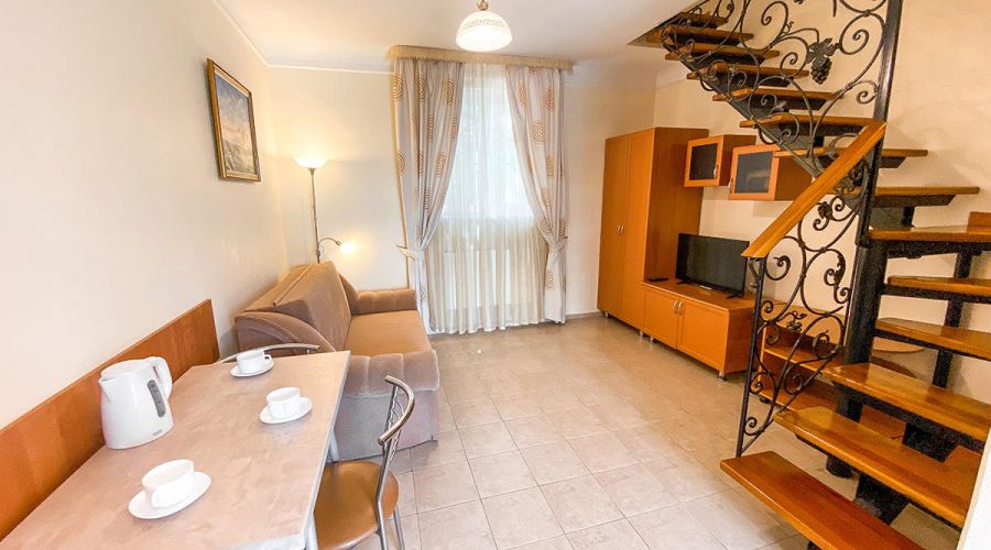 Студия 3-местная 2-комнатная с кухней