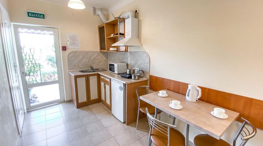 Студия 3-местная 2-комнатная с кухней