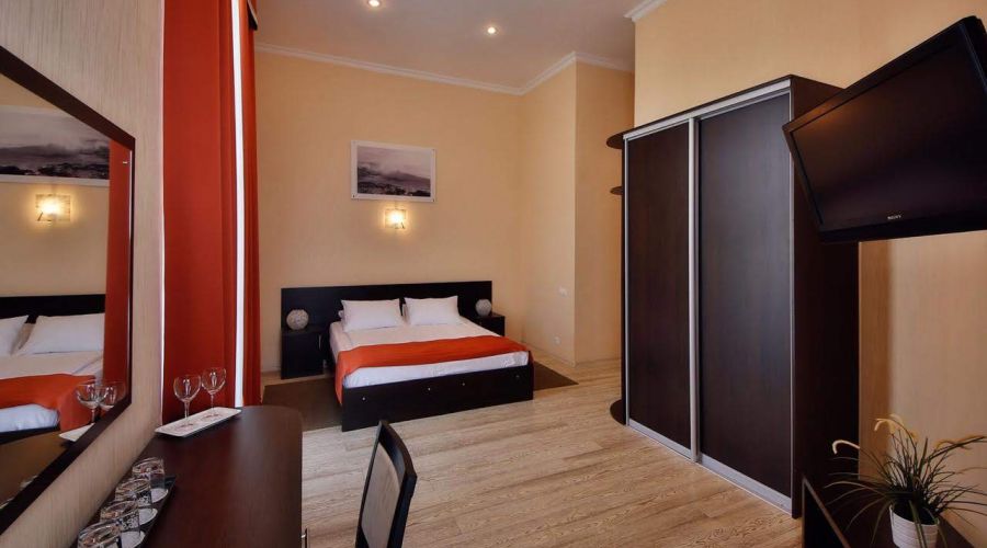 Студия студия с балконом