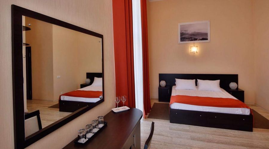 Студия студия с балконом