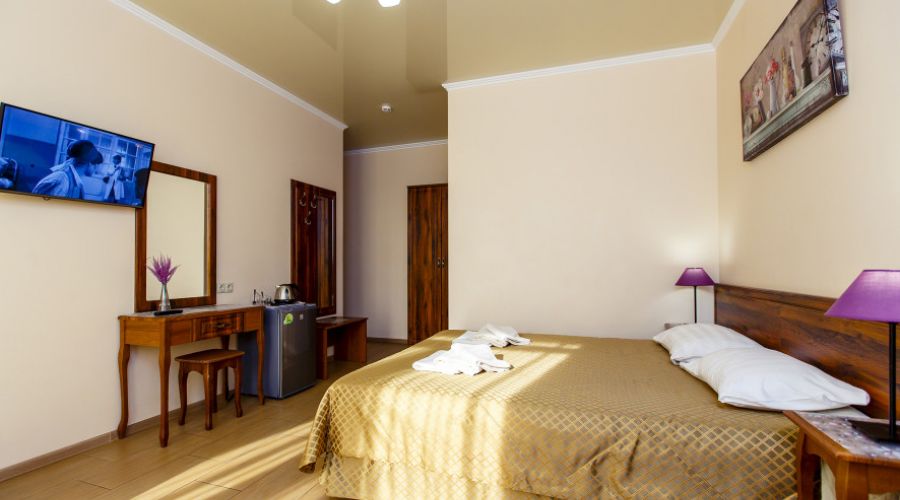 Полулюкс 4х местный с балконом