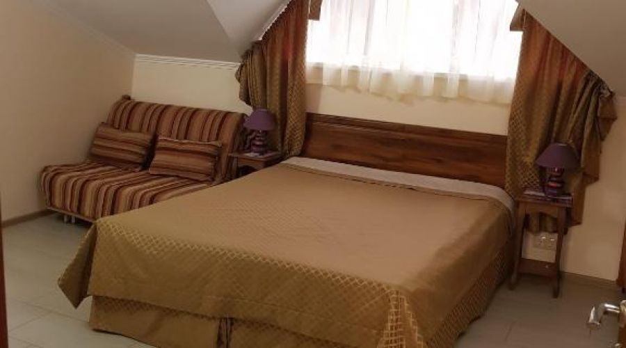 Апартаменты 2х комнатные  с кухней (мансарда)