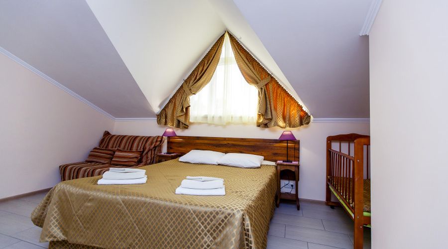 Апартаменты 2х комнатные  с кухней (мансарда)