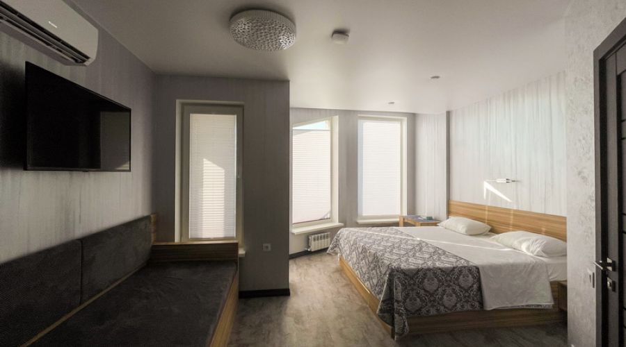 Люкс 3-местный 1-комнатный (море)