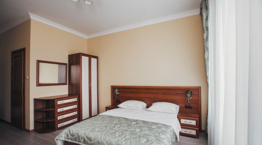 Стандарт 2-местный с одной большой кроватью