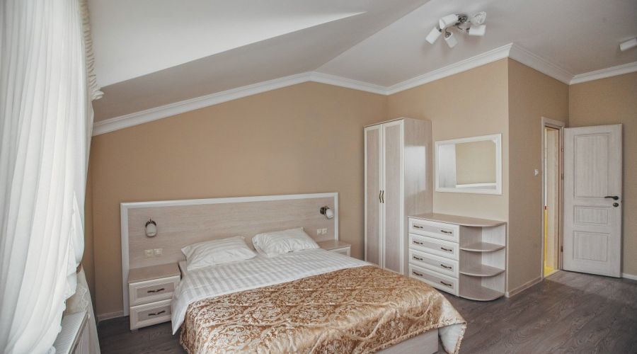 Стандарт 2-местный с одной большой кроватью