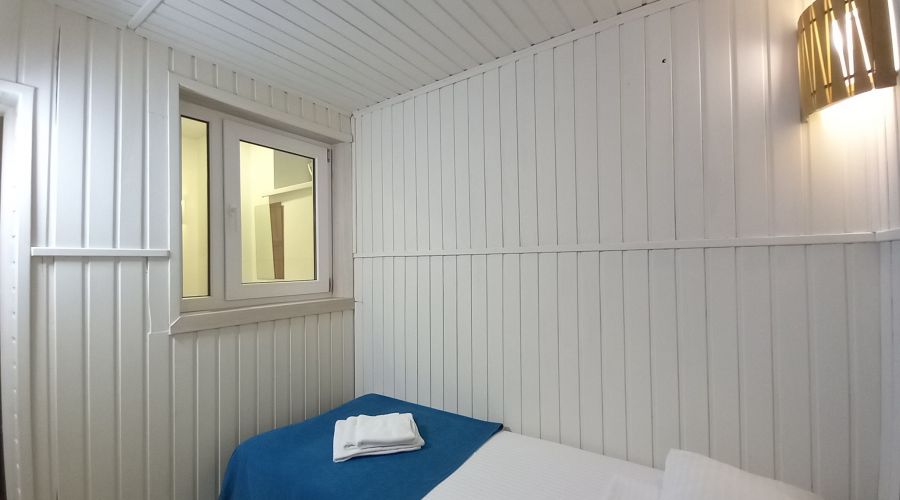 Семейный Эконом 4-местный (цоколь)