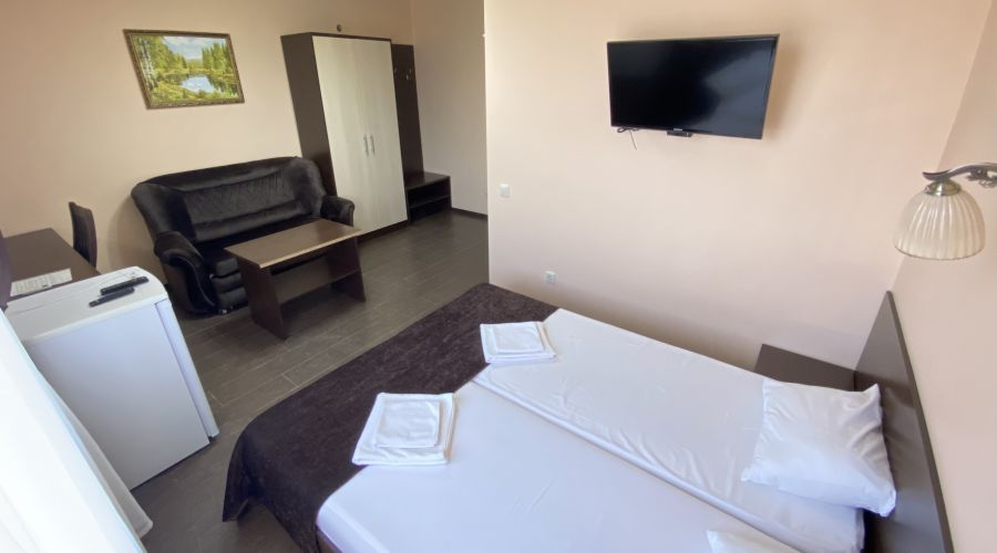 Полулюкс 3-местный с балконом