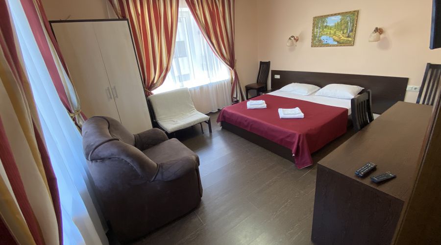 Люкс 4-местный 2-комнатный