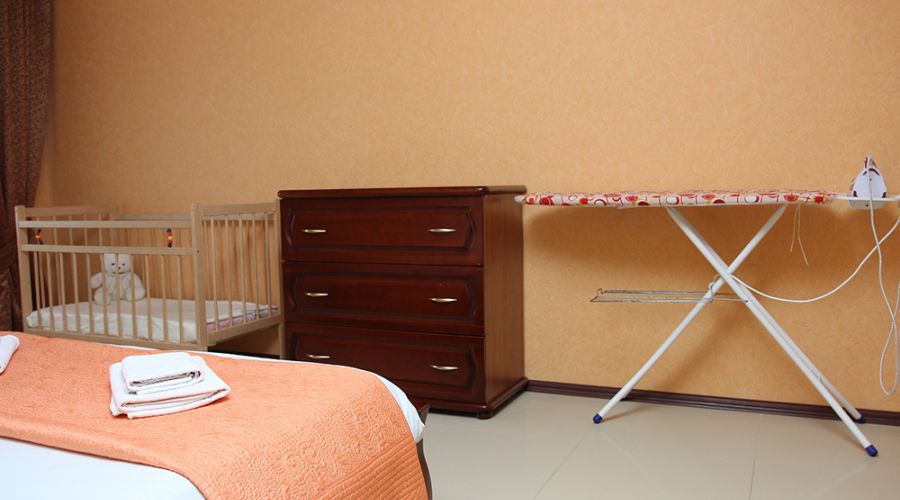 Люкс 4-местный 2-комнатный с балконом (номер 1)