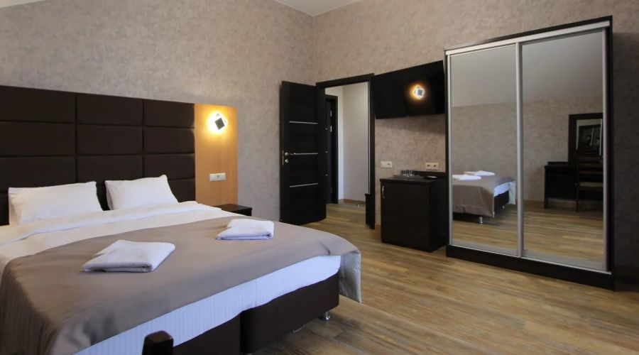 Люкс Люкс 4-местный 2 комнатный