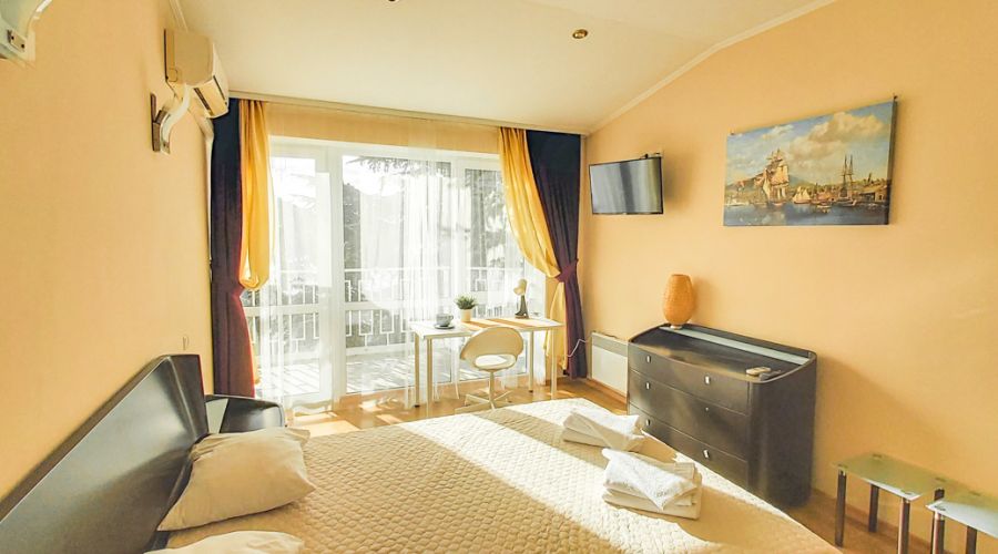 Люкс 4-местный 2-комнатный