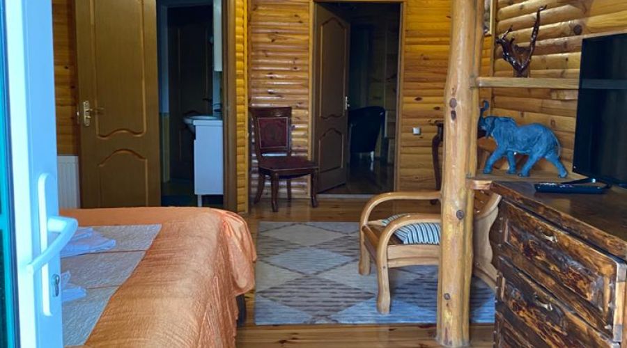 Люкс 4-местный 3-комнатный