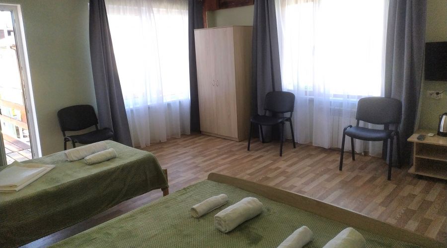 Стандарт 3 местный с балконом 