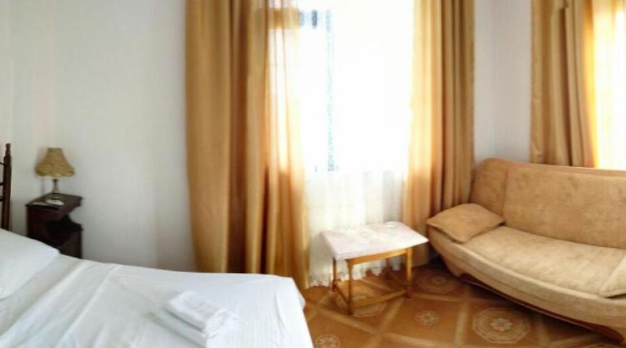 Стандарт 2-местный 1-комнатный с видом на бассейн (с балконом)