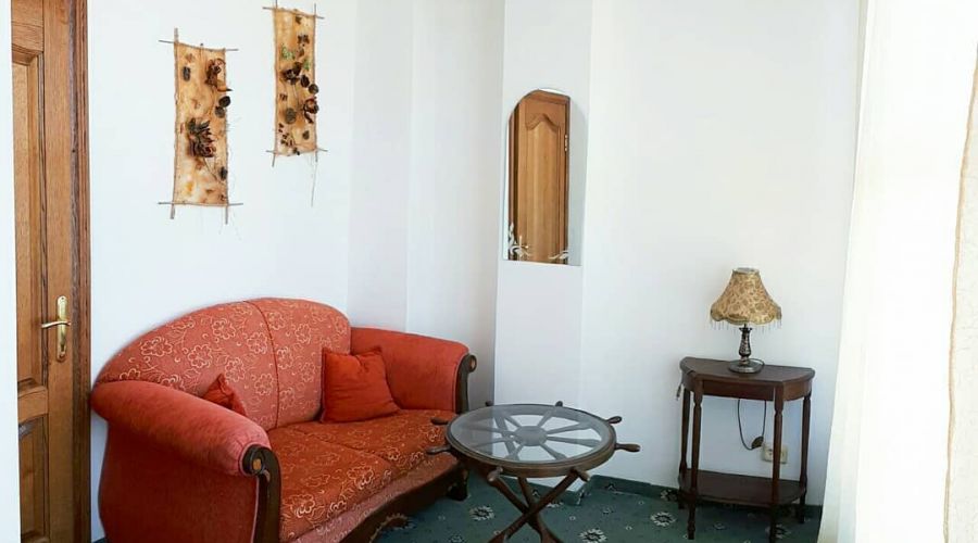 Люкс 4-местный 2-этажный 3-комнатный с видом на море (с балконом, лоджией)