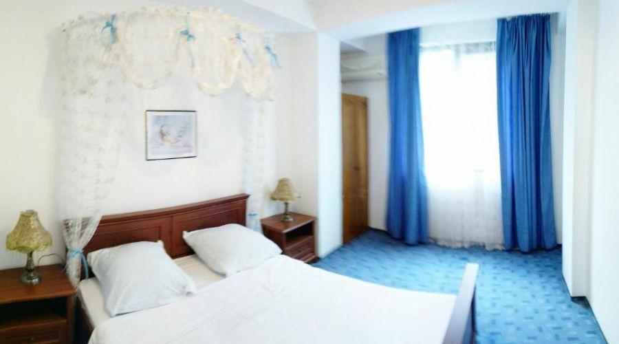 Люкс 2-местный 2-комнатный с видом на зеленую зону (с балконом)