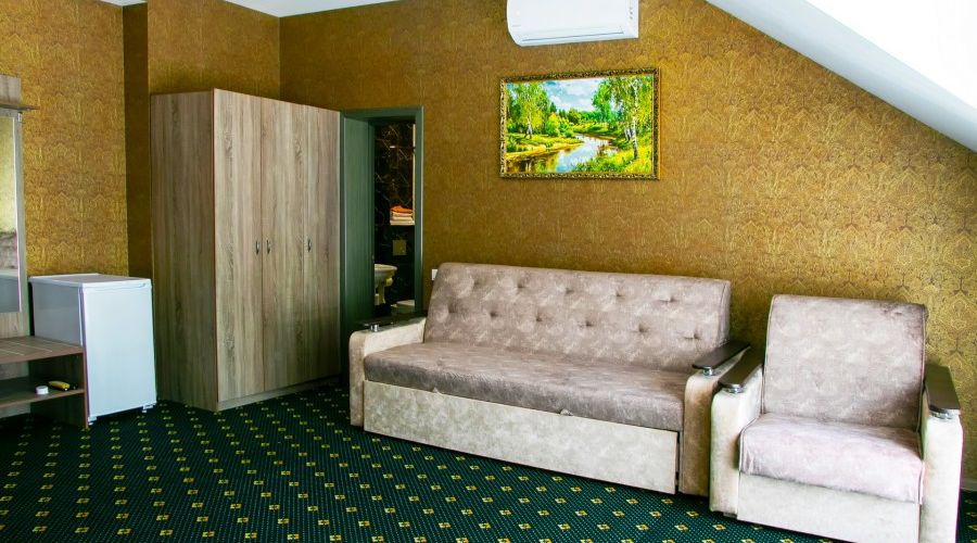 Люкс 2-комнатный с балконом вид на окрестности