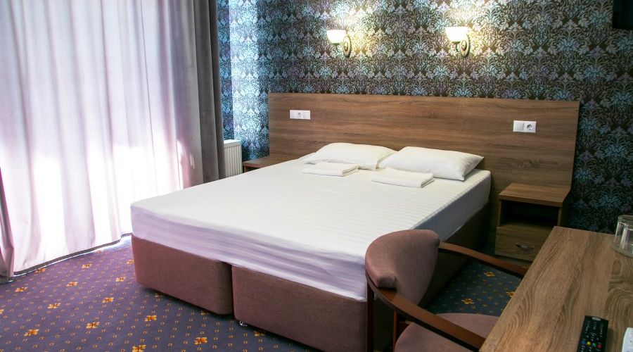 Стандарт 2-местный вид на горы и бассейн