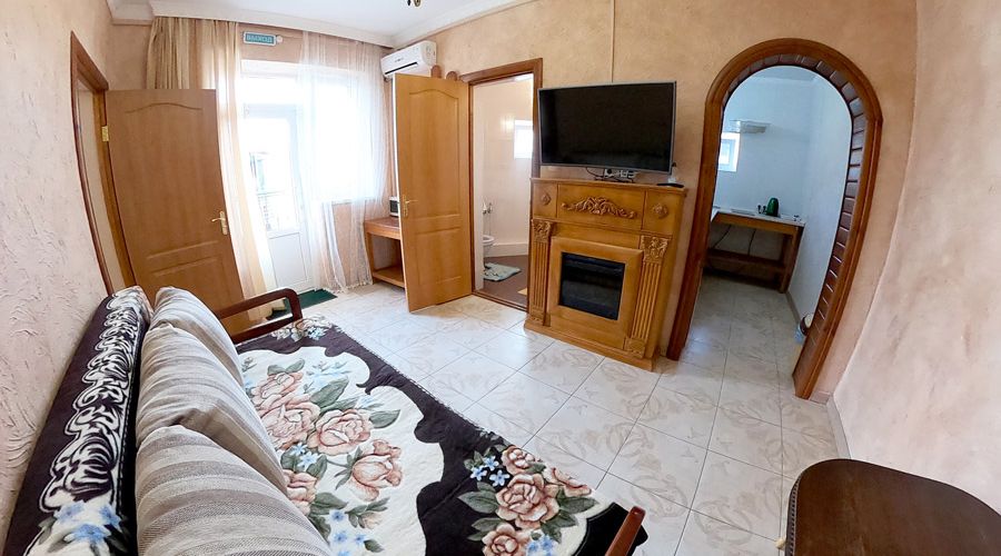 Номер ВИП 4-местный 2-комнатный с кухней