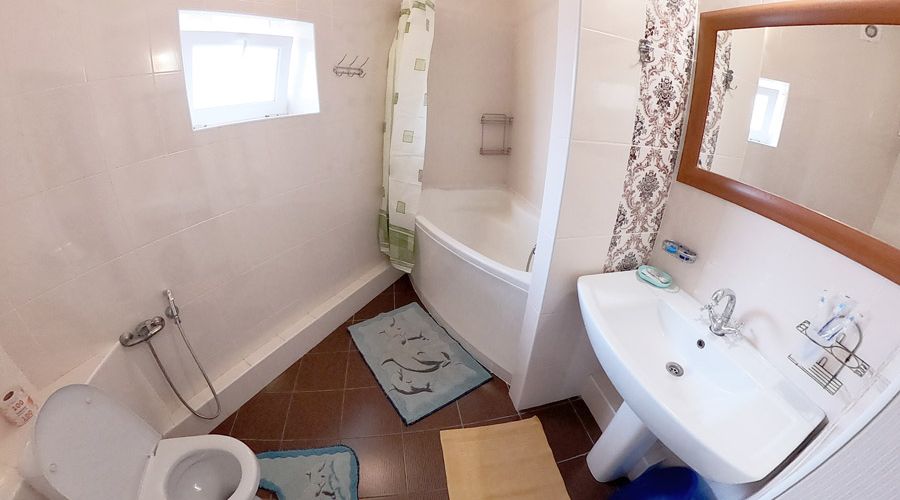 Номер ВИП 4-местный 2-комнатный с кухней