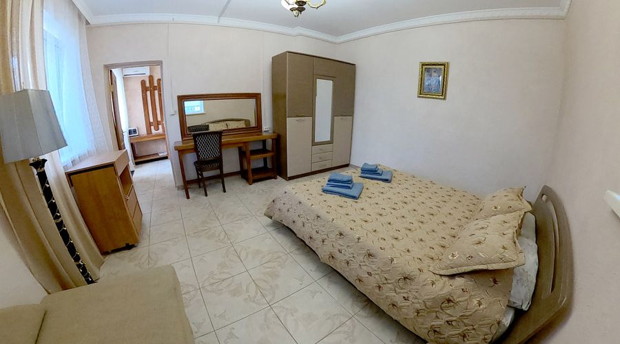 Номер ВИП 4-местный 2-комнатный с кухней