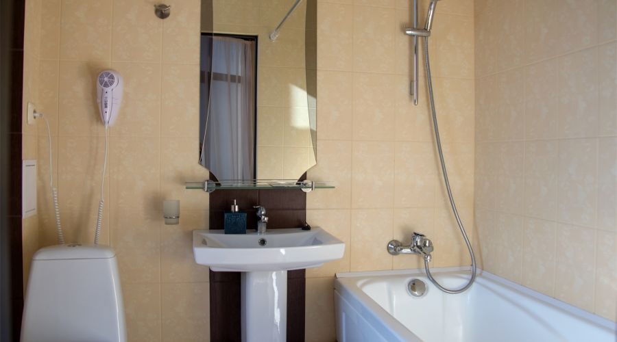 Люкс с балконом 4-местный 1-комнатный