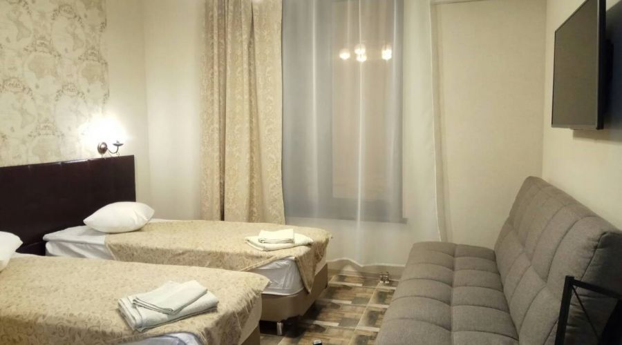 Номер с двумя кроватями, вид на бассейн