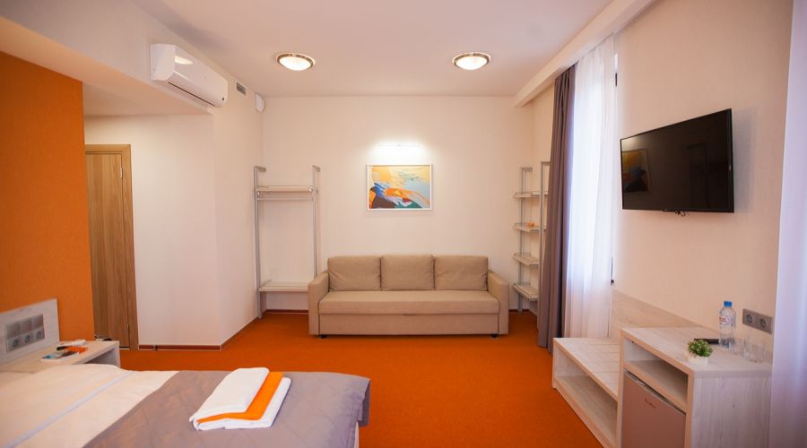 Люкс 4-местный 2-комнатный