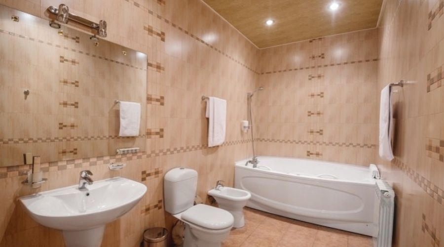 Люкс 2-местный  3-комнатный с джакузи