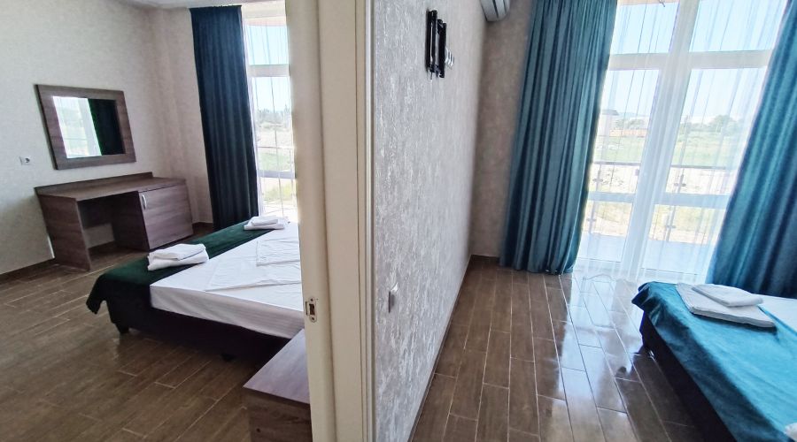 Люкс 4-местный 2-комнатный