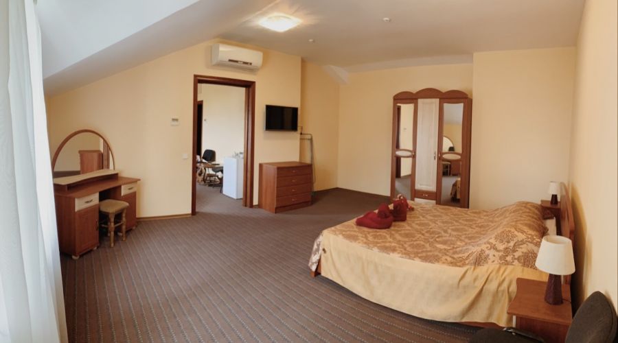 Делюкс 4-местный 2-комнатный без балкона