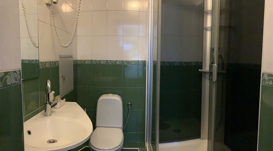 Люкс 4-местный 3-комнатный с двумя балконами