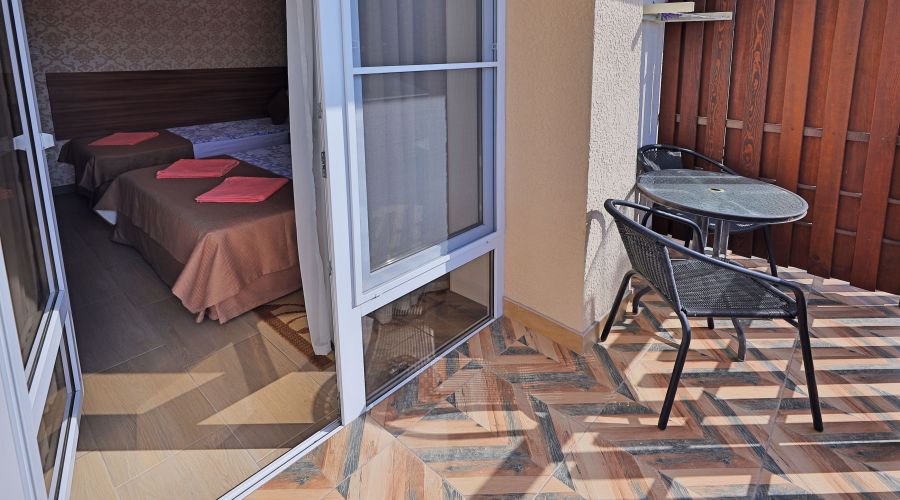 Номер 3-местный номер с балконом