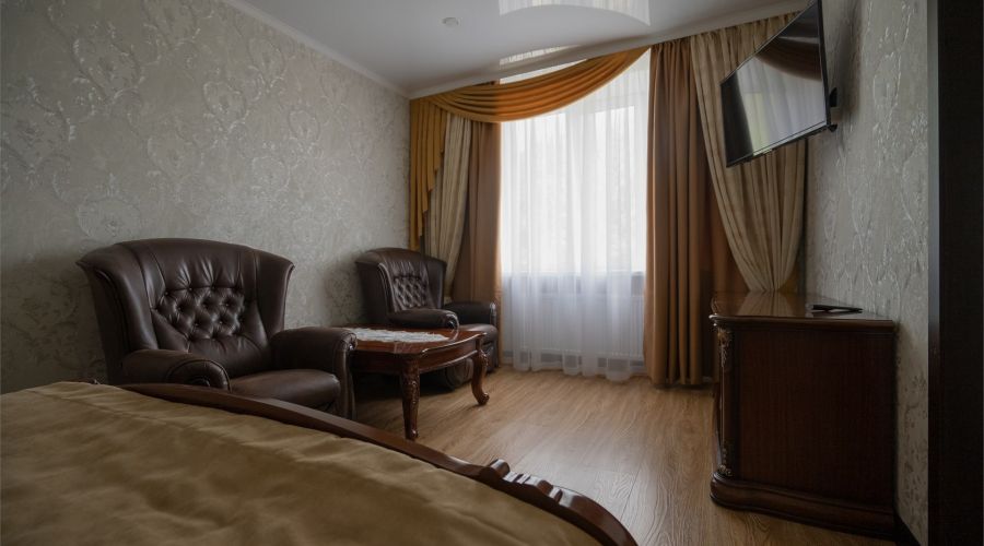 Люкс VIP Люкс VIP 3-комнатный 4-местный