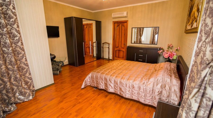 Люкс 3-местный с видом на горы №5