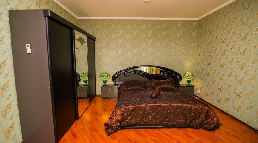 Люкс 5-местный с 2 спальнаями №6