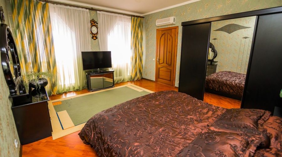 Люкс 5-местный с 2 спальнаями №6