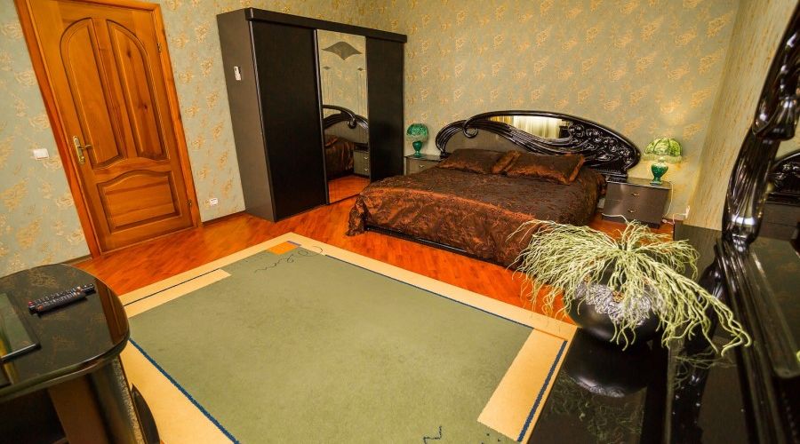 Люкс 5-местный с 2 спальнаями №6