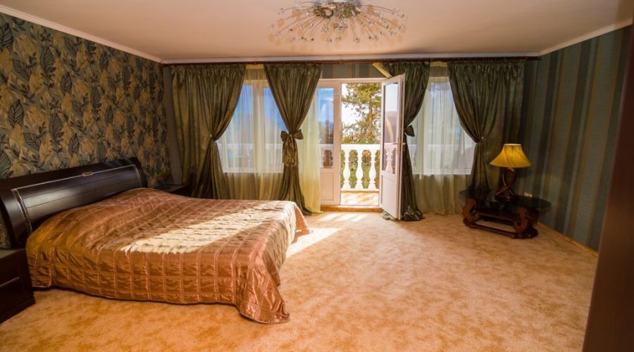 Люкс 3-местный с балконом №4