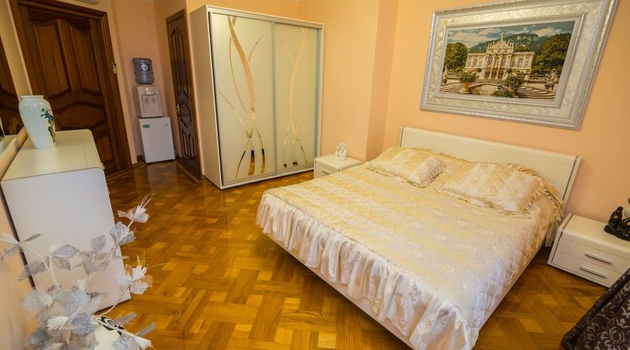 Люкс 5-местный с террасой №1-2