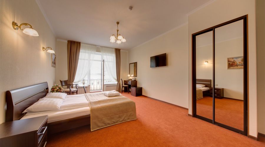 Люкс 2-местный с балконом