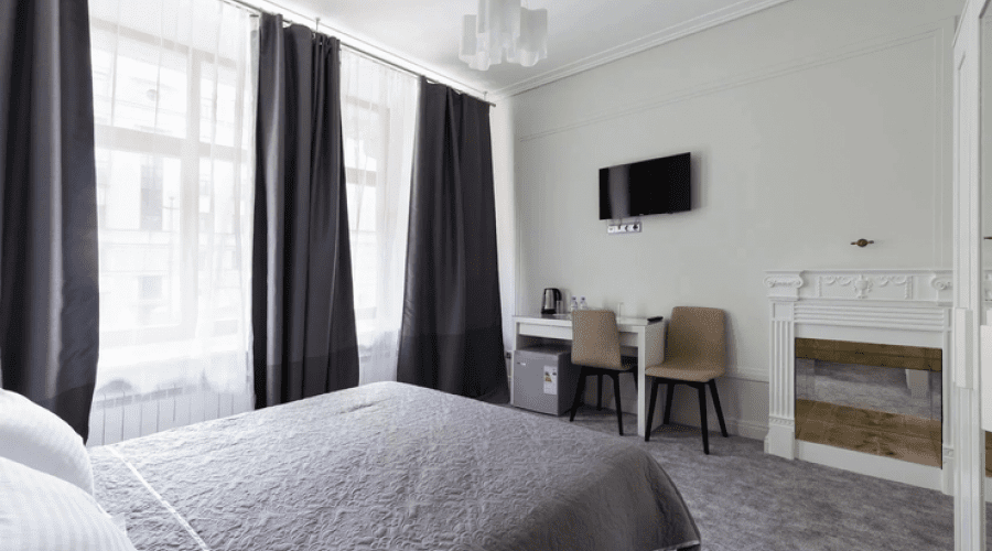 Улучшенный 2-местный с панорамным окном и видом на Невский