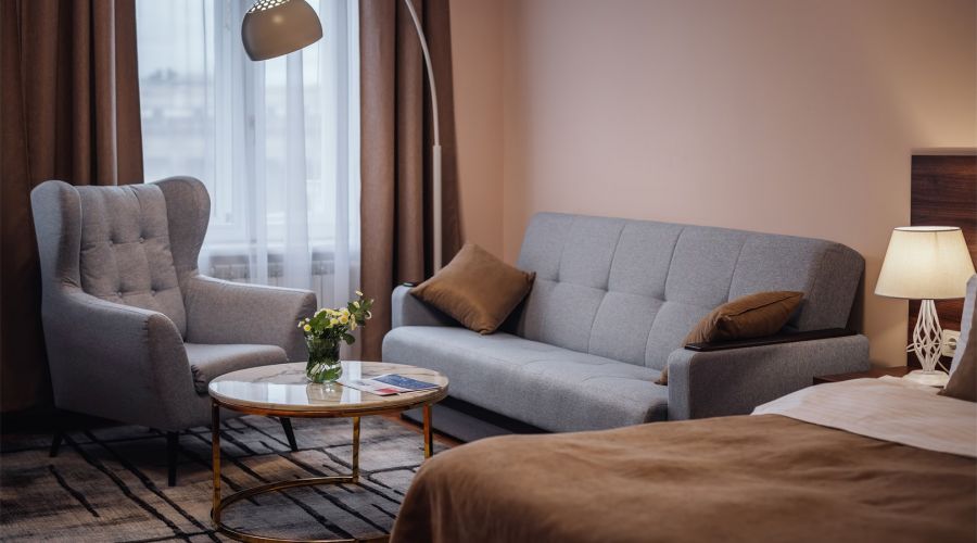 Люкс семейный 4-местный с 2 спальнями и видом на Казанский Собор