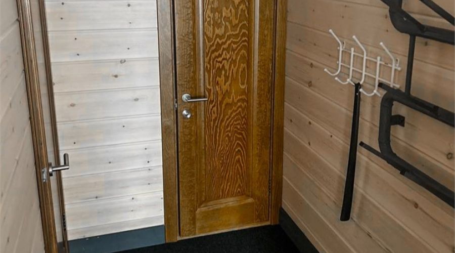 Барн 8-местный №1