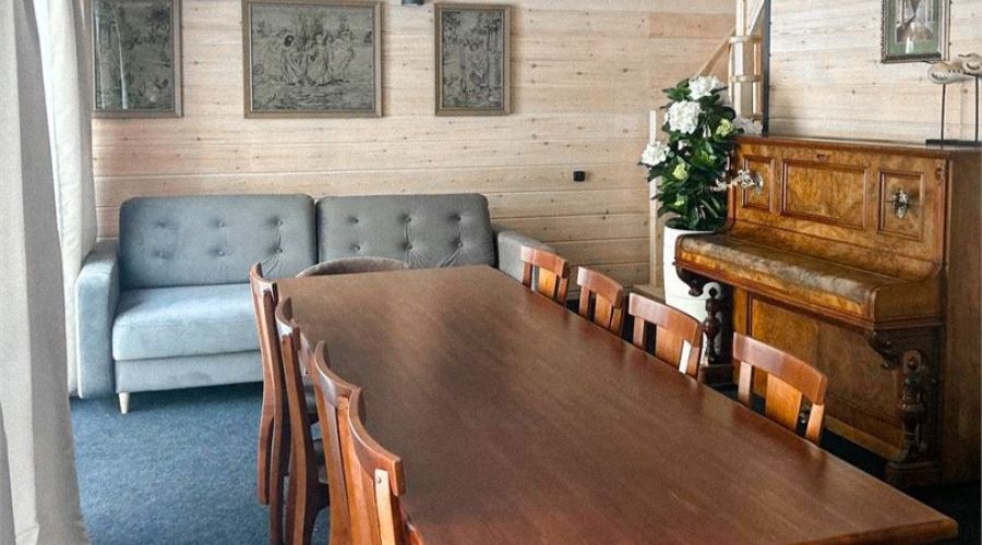 Барн 8-местный №1