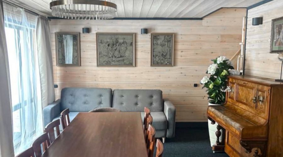 Барн 8-местный №1