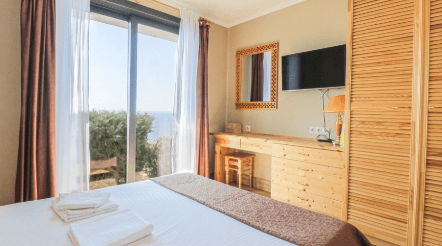 Люкс 4-местный 2-комнатный 2-уровневый с мини кухней Морской