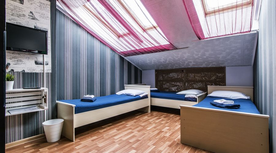 Семейный 5-местный с общей ванной комнатой