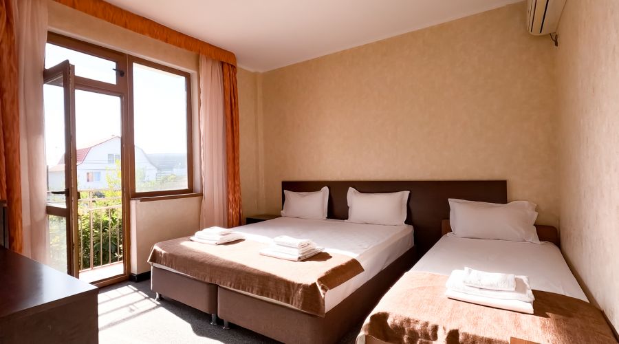 Стандарт 3-местный с балконом